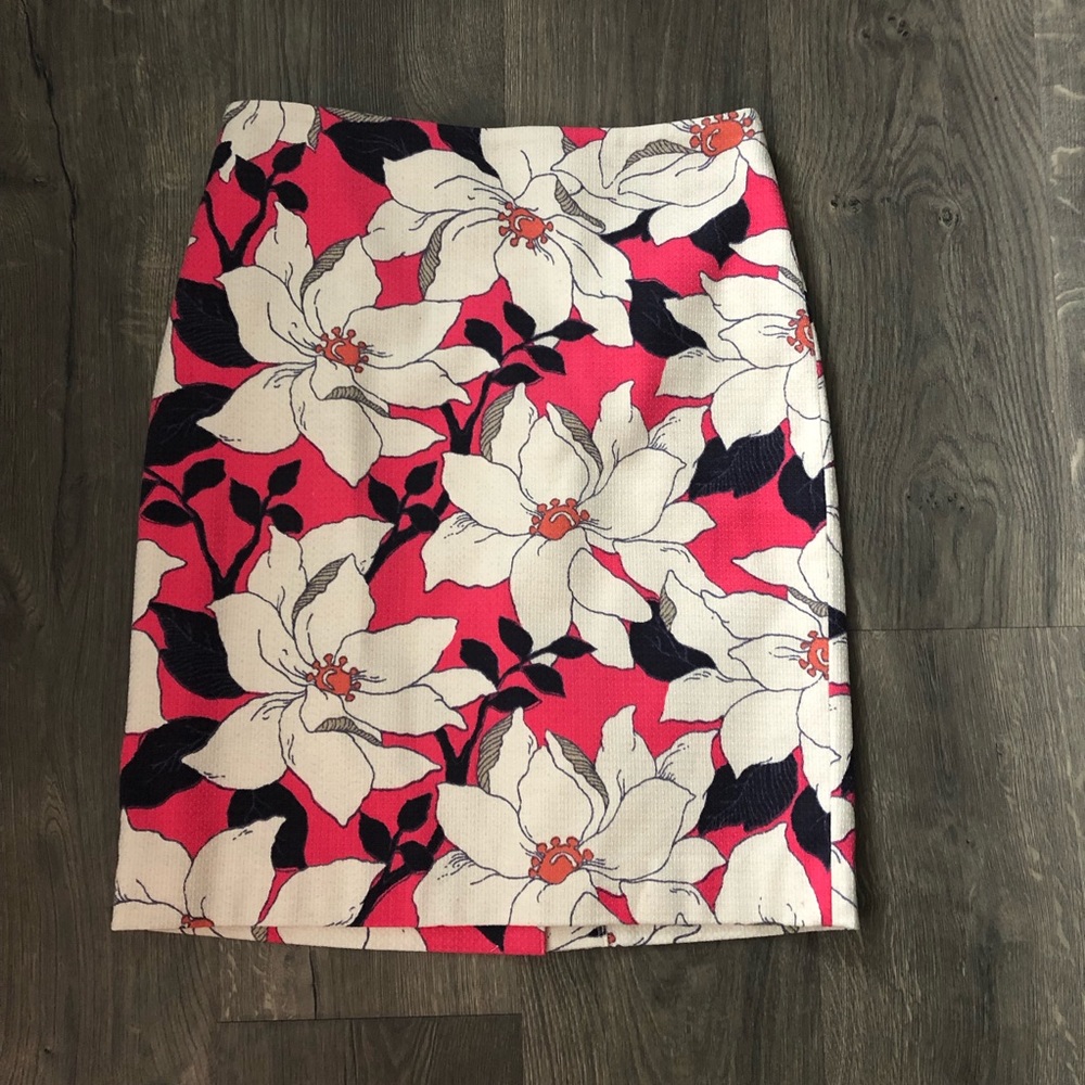 Ann Taylor Floral pencil skirt 6 petite 6p